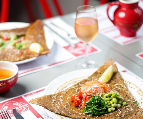Smoked salmon crepe